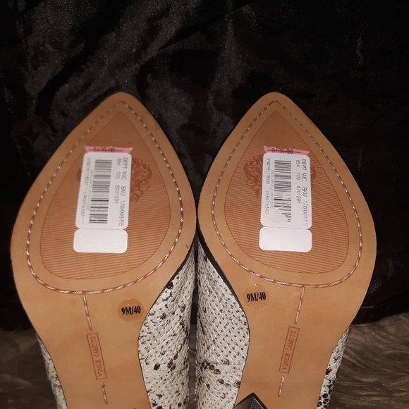 ((Listing#161))((NEW)) Vince Camuto - Picture 3 of 9